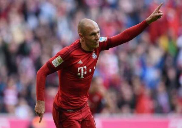 Arjen_Robben_gol_Bayern_2015_0