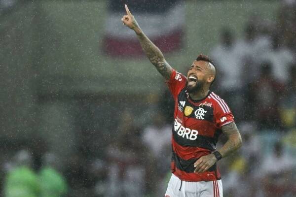 Arturo Vidal-Flamengo-2023-Recopa