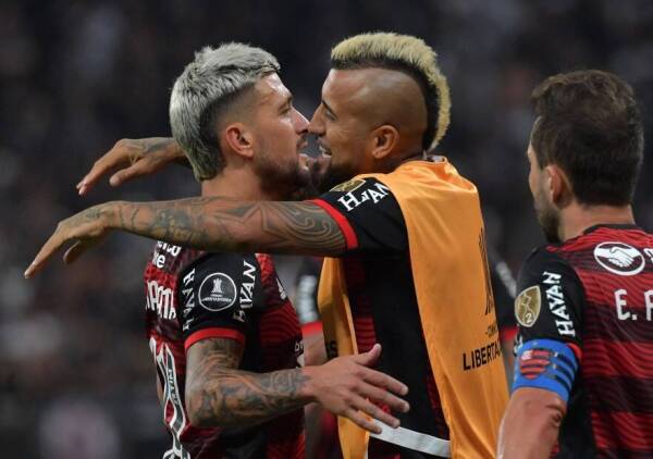 arturo-vidal_flamengo_libertadores_2022_getty