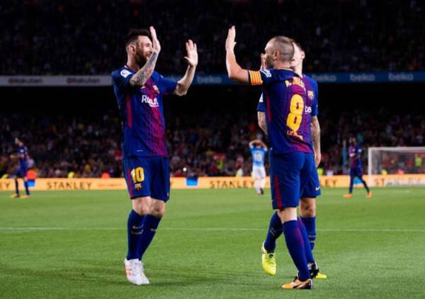Barcelona_celebra_Málaga_Messi_Iniesta_Liga_2017_Getty