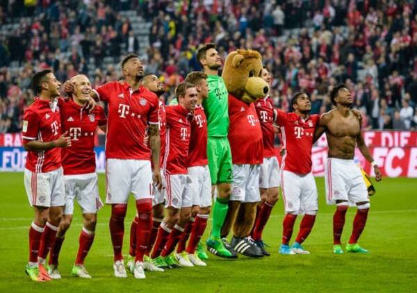 Bayern_celebra_Dortmund_Vidal_Getty