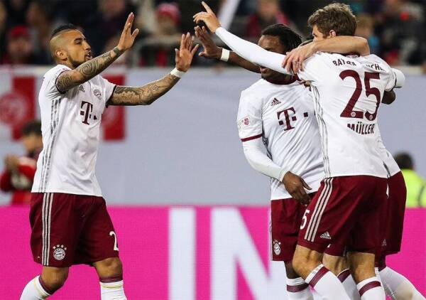 Bayern_Munich_Vidal_Copa_Telekom_2017