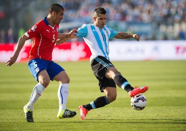 Chile_Argentina_Aguero_Silva_Copa_America_PS