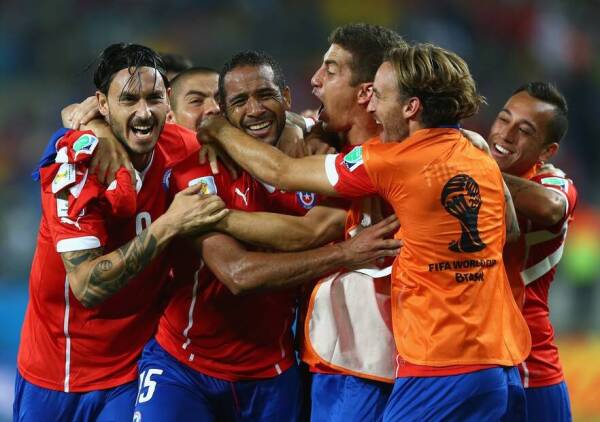Chile v Australia: Group B – 2014 FIFA World Cup Brazil