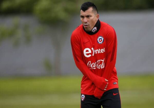 Entrenamiento_Chile_SanPetersburgo_Medel_PS