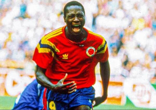 FreddyRincon_gol_Colombia_Alemania_1990_Mundial