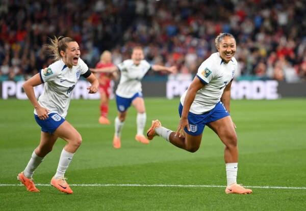 Inglaterra_celebra_gol_Mundial_femenino_2023_Imago