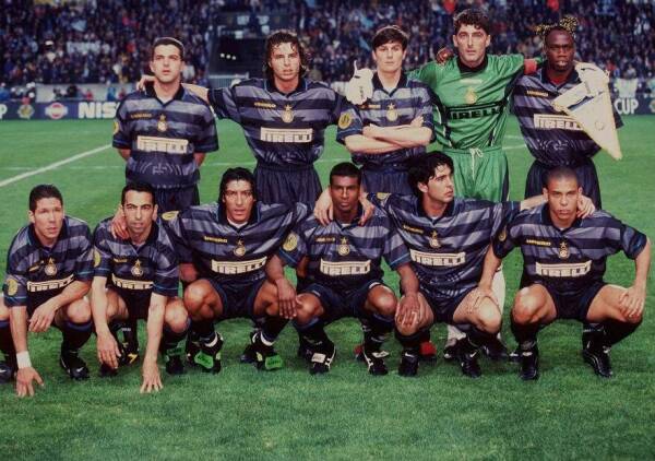 Inter_formacion_Zamorano_campeon_UEFA_1998