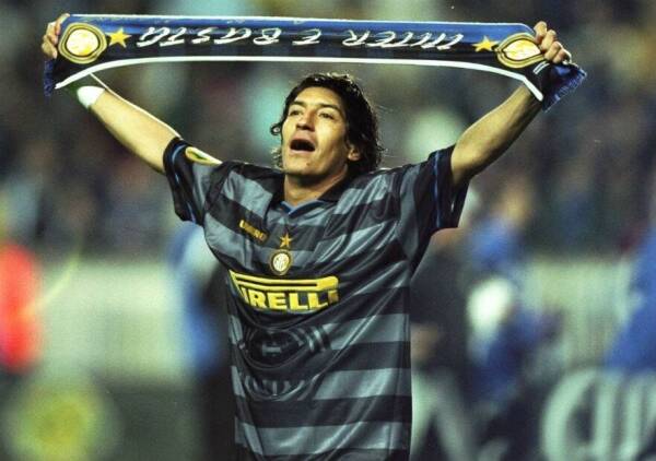 Ivan_Zamorano_campeon_Inter_UEFA_1998_0