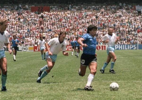 Maradona_gol del siglo_1986