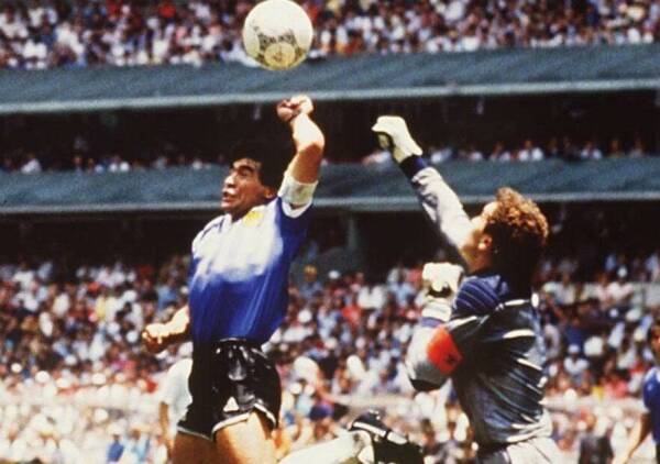 Maradona_mano_de_Dios_Argentina_Inglaterra_1986