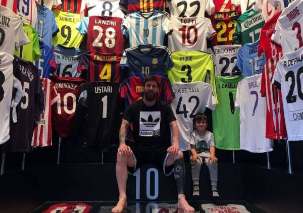 Messi_camisetas_casa_2017