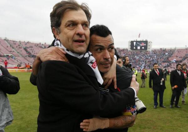 Mosa_abrazo_Paredes_ColoColo_PS_2017