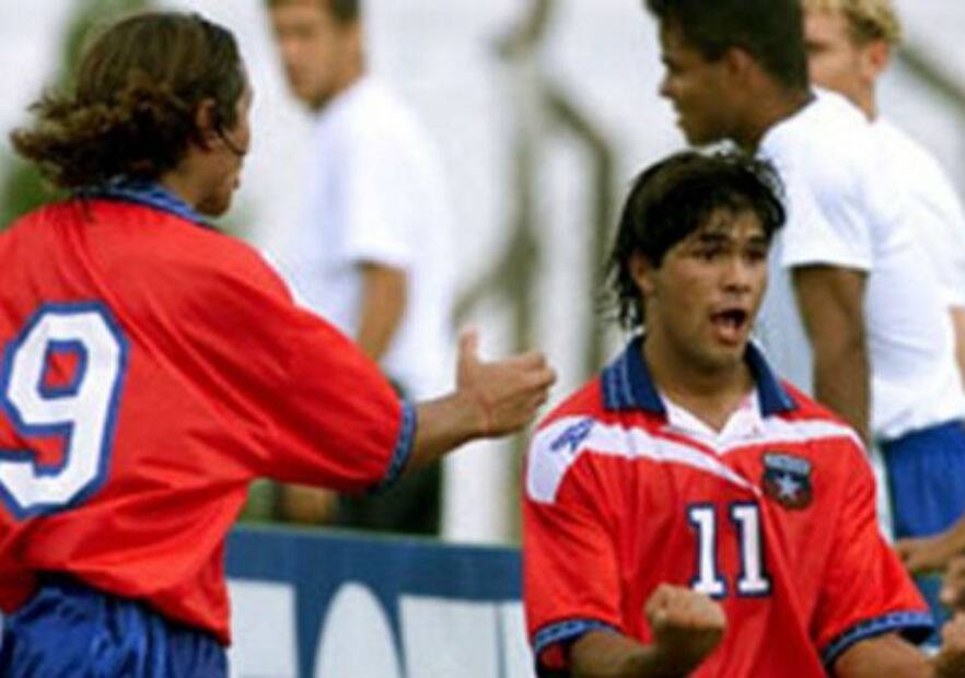 Navia_gol_Chile_Argentina_Londrina_2000