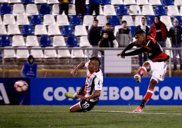 Palestino_Flamengo_Toro_Berrio_Sudamericana_2017_Getty