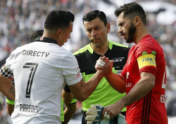 Paredes_Herrera_ColoColo_UdeChile_Superclasico_2017_PS