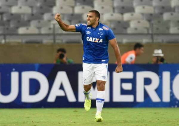 Ramon_Abila_Celebra_Cruzeiro_Nacional_Copa_Sudamericana_2017_Getty