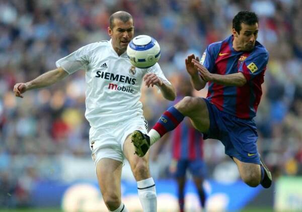 RealMadrid_Barcelona_2005_Zidane_Getty_1