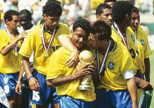 Romario_Dunga_Brasil_campeon_Mundial_1994_0