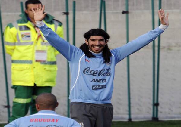 Uruguay’s striker Sebastian Abreu takes
