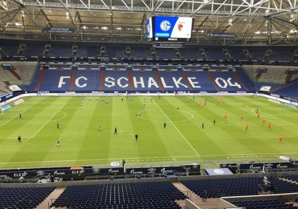 FC Schalke 04 – FC Augsburg Fußball: Bundesliga, FC Schalke 04 – FC Augsburg, 27. Spieltag in der Veltnis Arena. Spieler