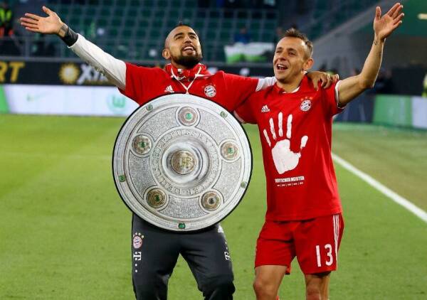 Vidal_festejo_campeon_Bayern_2017_getty_1