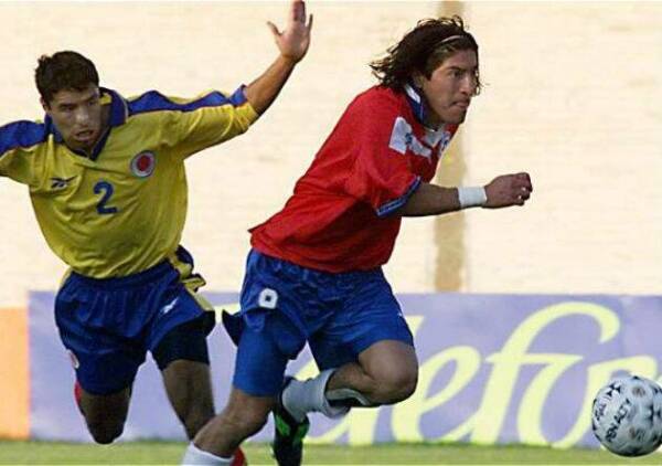 Zamorano_Chile_Colombia_CopaAmerica_1999