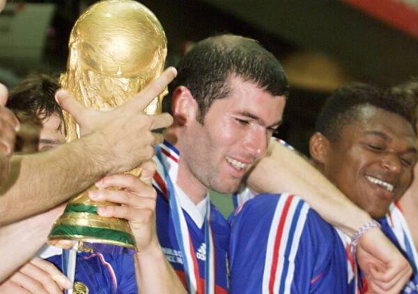 Zidane_Francia_Campeon_Mundial_1998_Getty
